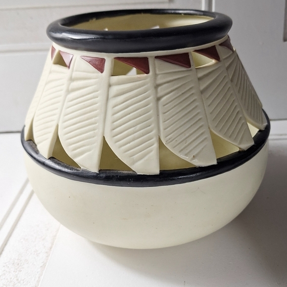 Partylite Black and Cream Feather Native American Pattern Light Candle Holder - Picture 3 of 10